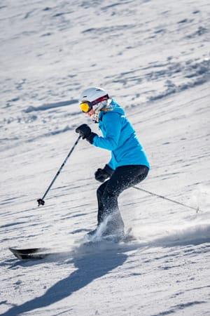 Skieuse à la Toussuire en 2024